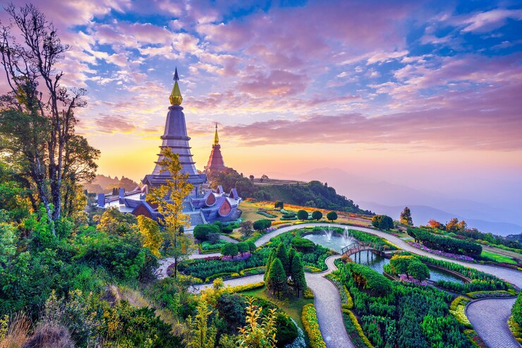 pagoda-senal-parque-nacional-doi-inthanon-chiang-mai-tailandia_335224-779